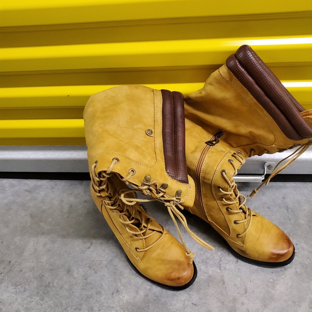 WOMEN BOOTS TIE UP